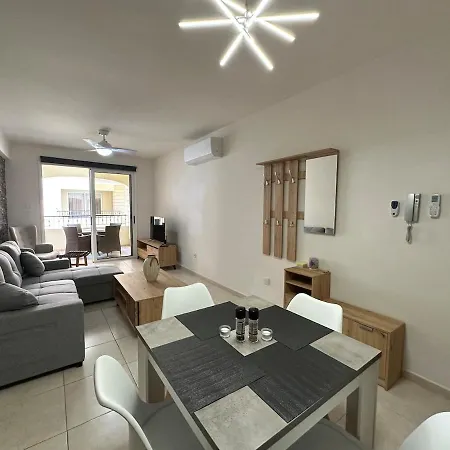 Appartement Majestic Gardens 10 Minutes From Airport