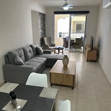 Majestic Gardens 10 Minutes From Airport * Larnaca