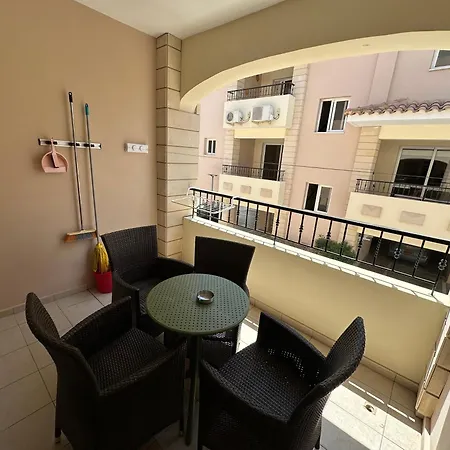 Majestic Gardens 10 Minutes From Larnaka Airport * ترسيفانو