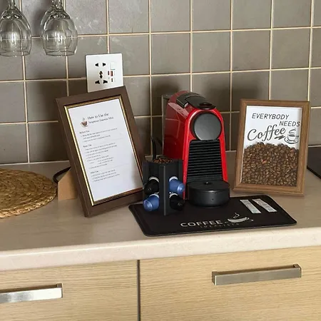 Majestic Gardens 10 Minutes From Airport Апартаменты Ларнака