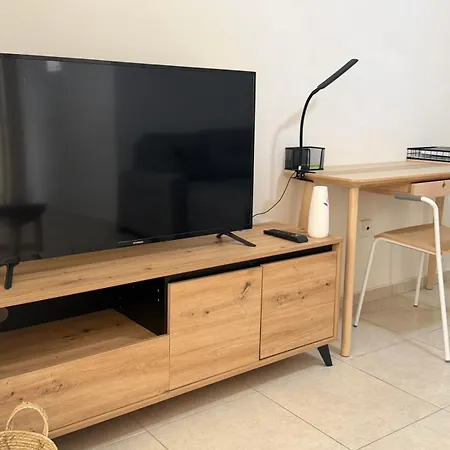 Majestic Gardens 10 Minutes From Airport