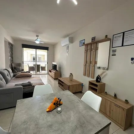 Majestic Gardens 10 Minutes From Airport * Tersephanou