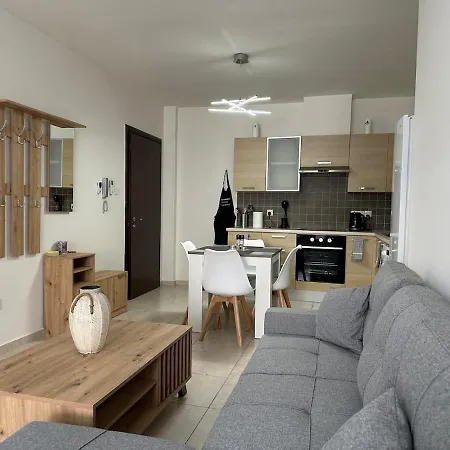 Majestic Gardens 10 Minutes From Larnaka Airport 아파트 Tersephanou