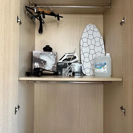 Majestic Gardens 10 Minutes From Airport Λάρνακα