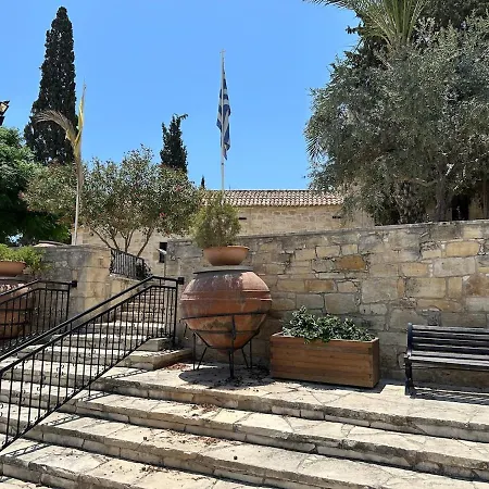 Majestic Gardens 10 Minutes From Larnaka Airport 아파트 *