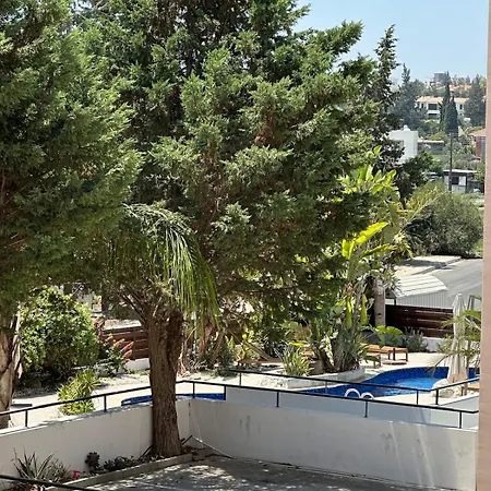 Majestic Gardens 10 Minutes From Airport *