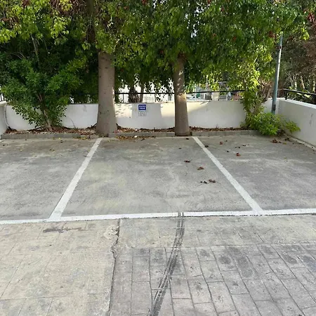 Διαμέρισμα Majestic Gardens 10 Minutes From Airport Λάρνακα