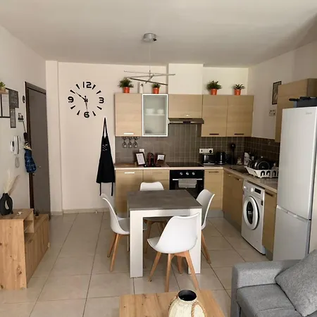 아파트 Majestic Gardens 10 Minutes From Larnaka Airport