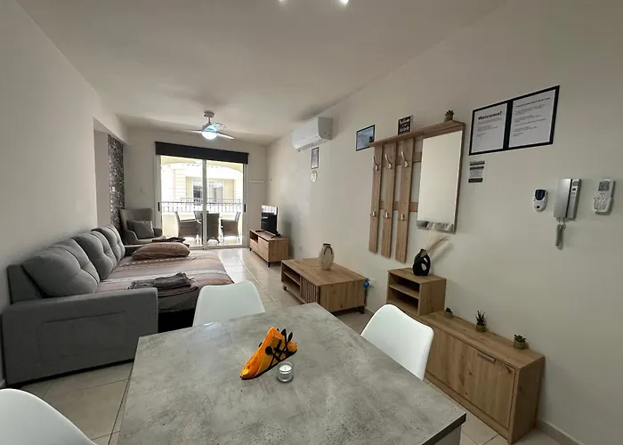 Majestic Gardens 10 Minutes From Airport * Tersephanou