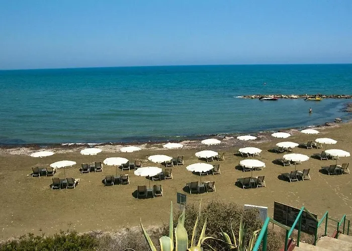 Majestic Gardens 10 Minutes From Airport Apartament Tersephanou