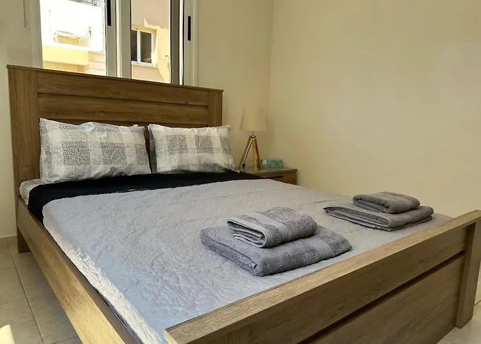 Majestic Gardens 10 Minutes From Airport Apartament