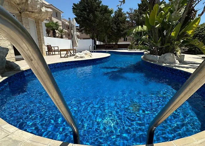 Apartament Majestic Gardens 10 Minutes From Airport Tersephanou