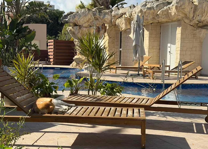 Majestic Gardens 10 Minutes From Airport Tersephanou