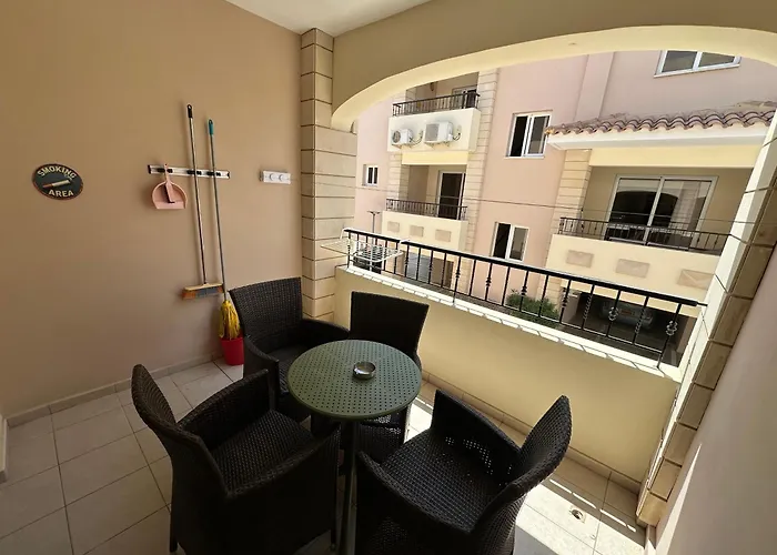 Majestic Gardens 10 Minutes From Airport * Tersephanou