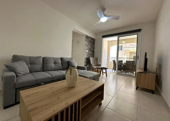 Majestic Gardens 10 Minutes From Airport *