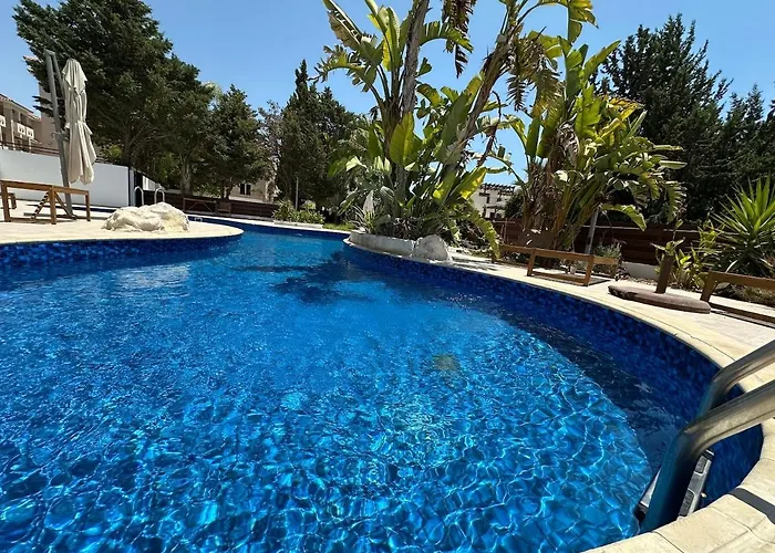 アパート Majestic Gardens 10 Minutes From Airport Tersephanou