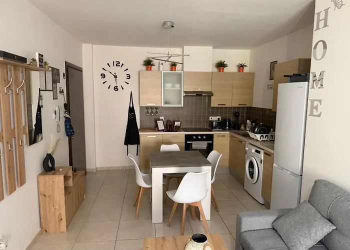 アパート Majestic Gardens 10 Minutes From Airport